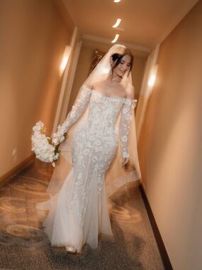 26-P08 Berta Wedding Dress